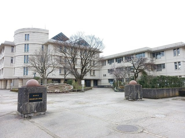 イデアールⅡの周辺|新湊放生津小学校まで1000m