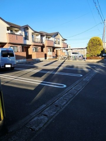 メゾングレイスＡの駐車場