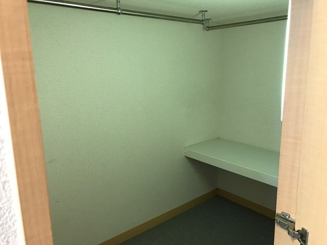レオパレス東金の内装|収納内照明付き