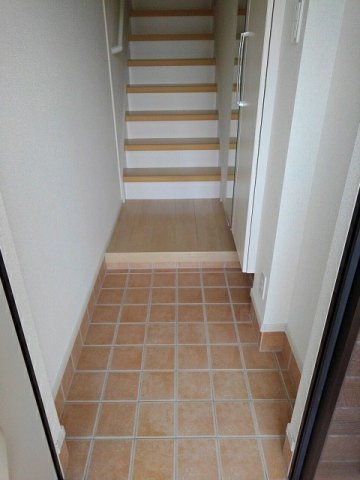 コンフォート　ヴィラの玄関
