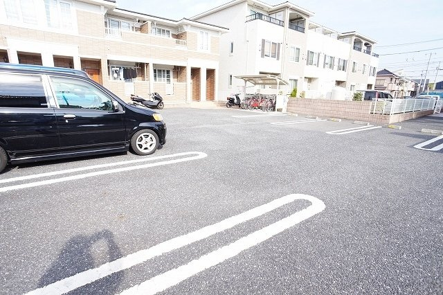 グランド　ソレイユ　Ⅰの駐車場