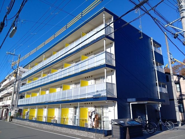 レオパレス大倉山エクレールの外観