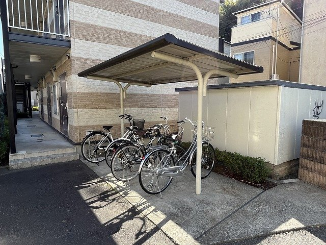 レオパレスますがたのその他|駐輪場　原付＆自転車のみ駐輪可能