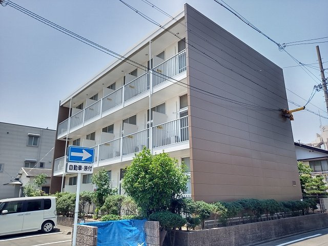 レオパレスこもとの外観