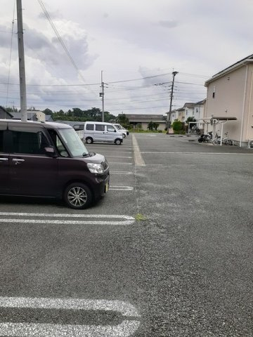 フローラルアメニティーＢの駐車場