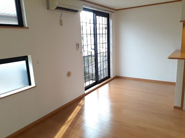 シャローム岩塚の居間・リビング