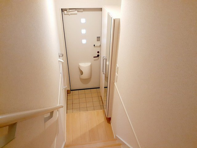 グリーンピース小木田の玄関