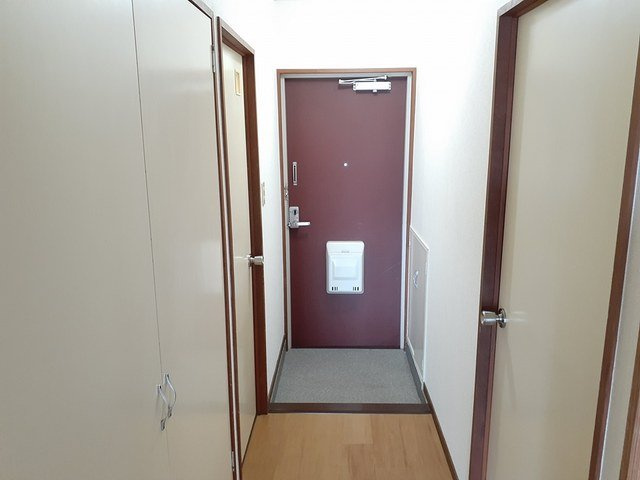 サンパレス鈴木の玄関