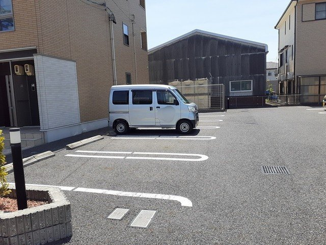 ラ・ステラⅠの駐車場