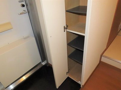 レオパレス藤の玄関|シューズボックスあり