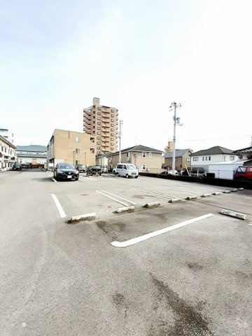 ノーヴァ　ミトモⅡの駐車場