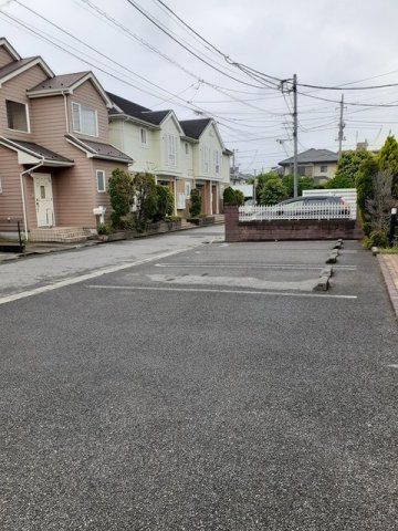 ブライトンの駐車場
