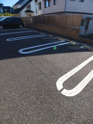 フォレスタ　プルーニャの駐車場