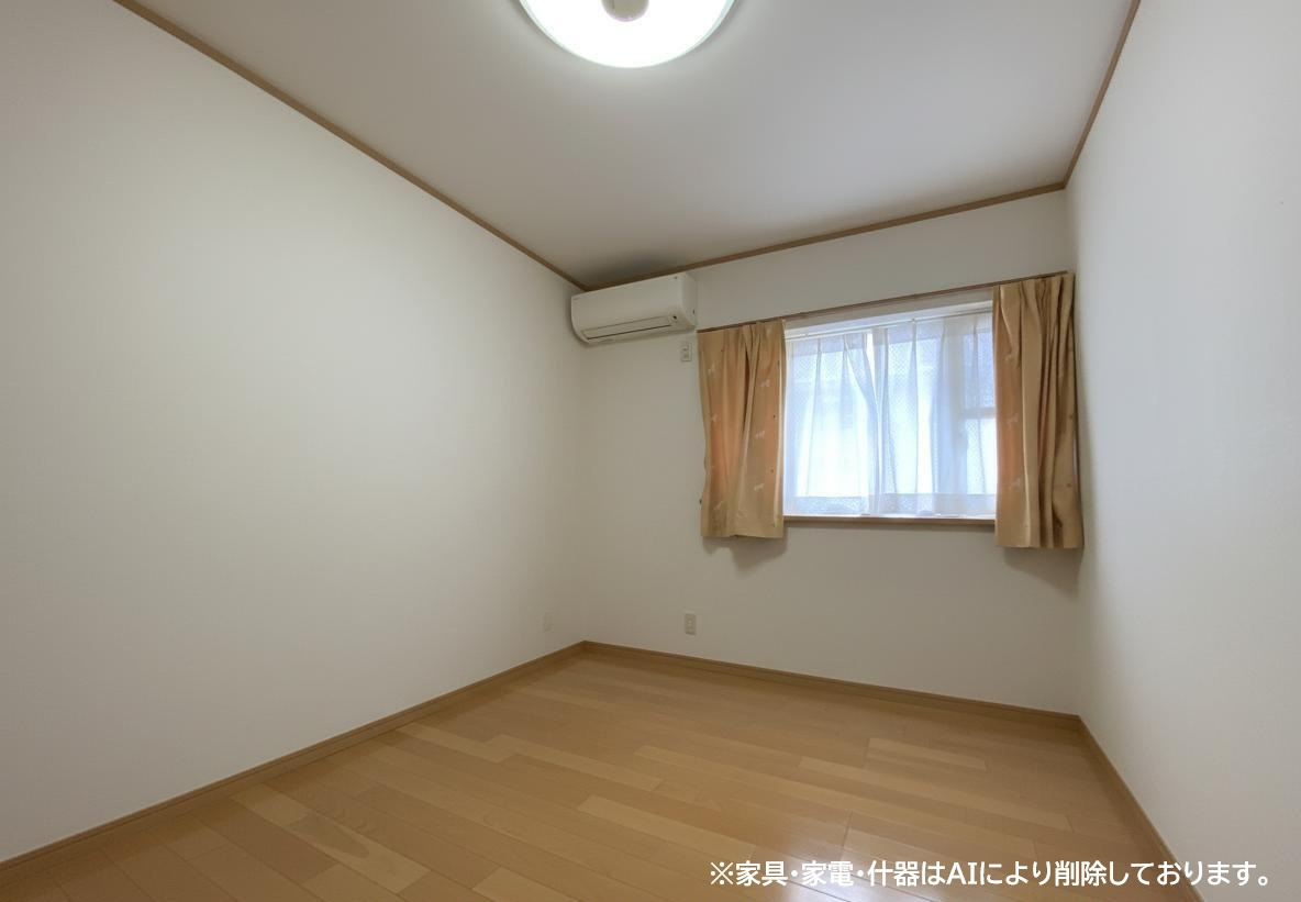 塩屋北町1丁目 中古戸建の洋室|洋室 5.4帖　※既存家具はAIで削除しております。