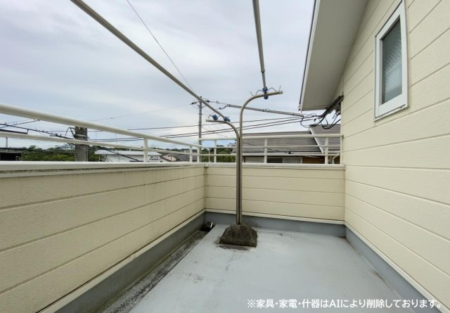 塩屋北町1丁目 中古戸建のバルコニー|バルコニー　※既存家具はAIで削除しております。