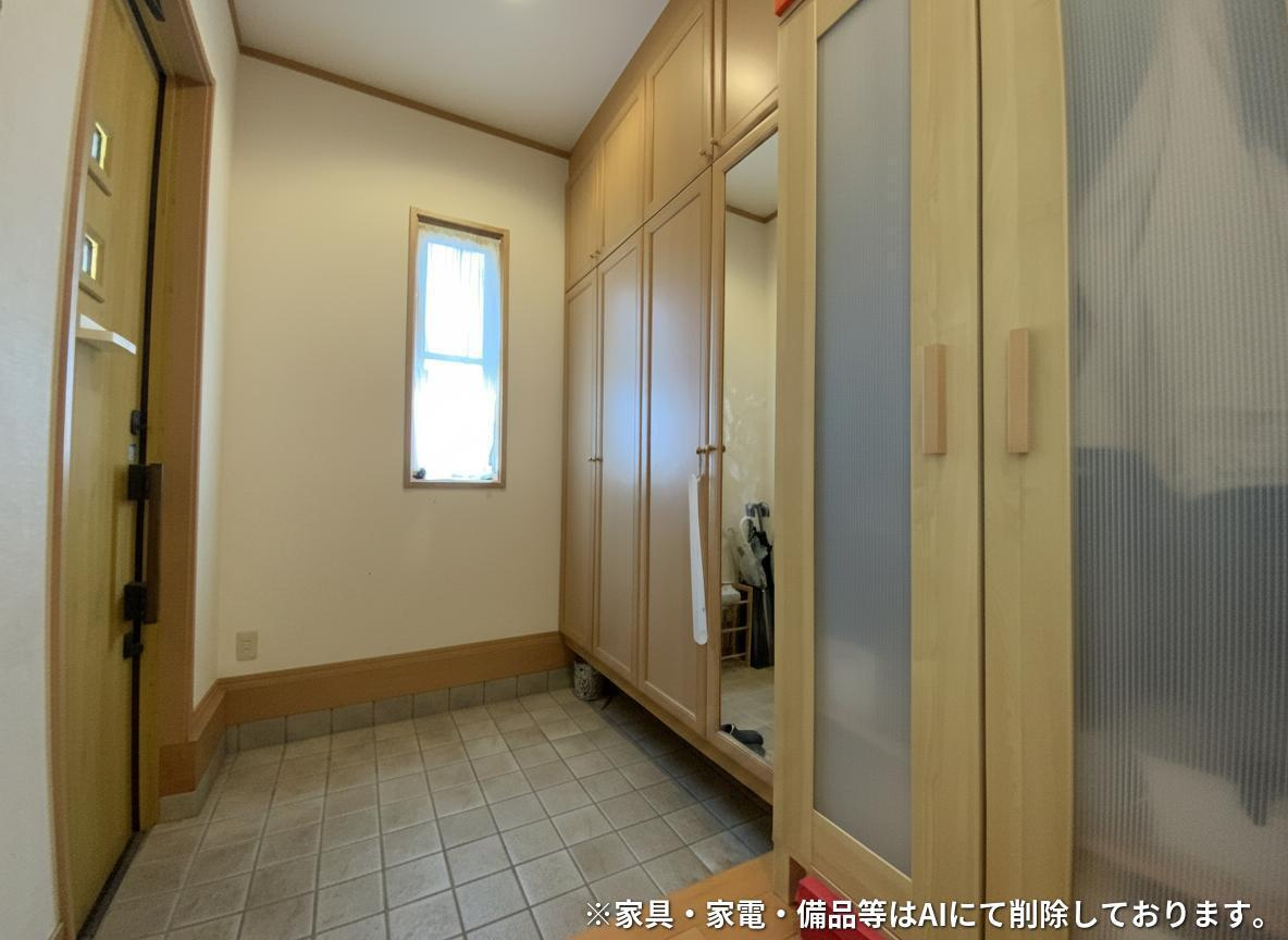 塩屋北町1丁目 中古戸建の玄関|玄関　※家具はAIで削除しております。