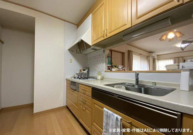 塩屋北町1丁目 中古戸建のキッチン|キッチン　※既存家具はAIで削除しております。