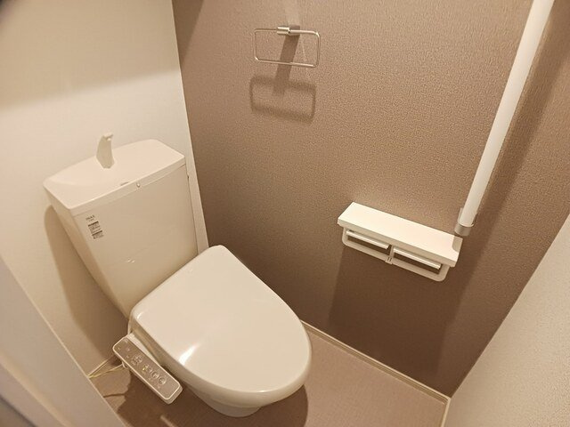 ジュネスⅢのトイレ|シンプルで使いやすいトイレです