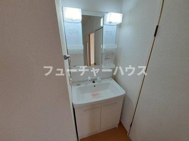 フローラル内藤Ｅの洗面所|使いやすい洗面所です