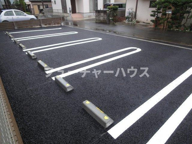 ｂｒｅｅｚｅ　ｈｏｕｓｅ　Ｋの駐車場