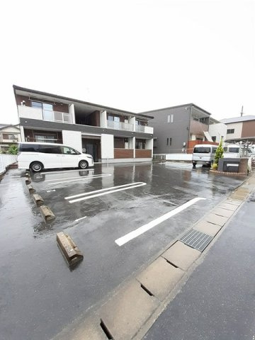 【駐車場】 | リシーズン | 駐車場完備です