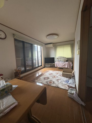 さいたま市南区神明　中古戸建の居間・リビング