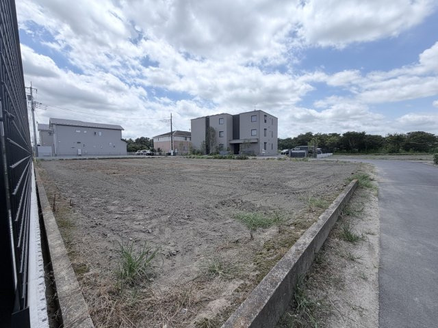 ワイウッドコート鴻巣市滝馬室第3期【建築条件付き売地】の前面道路含む現地写真|【滝馬室第3期　現地外観】
※令和８年７月時点