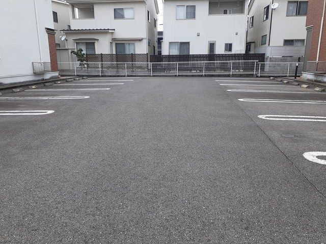 ヴィラ　サン　Ａの駐車場
