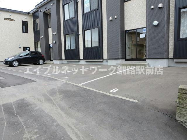 シャルダンヒルの駐車場