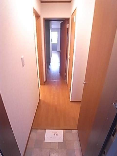 メゾン北杭瀬の玄関