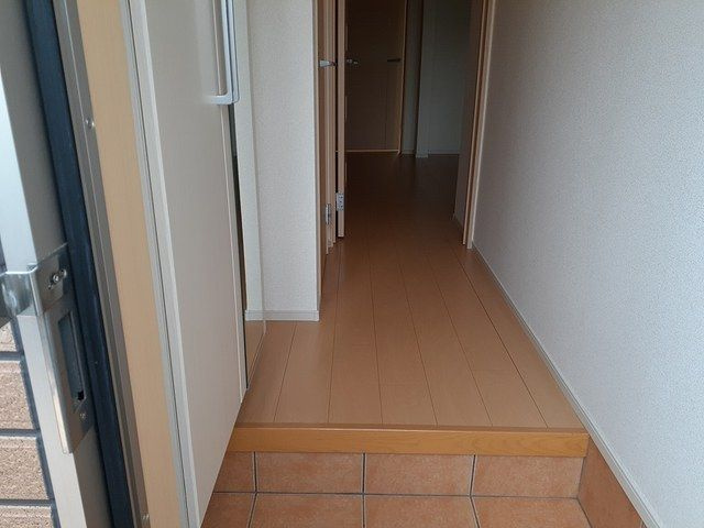 メディオカーサ　Ｋの玄関