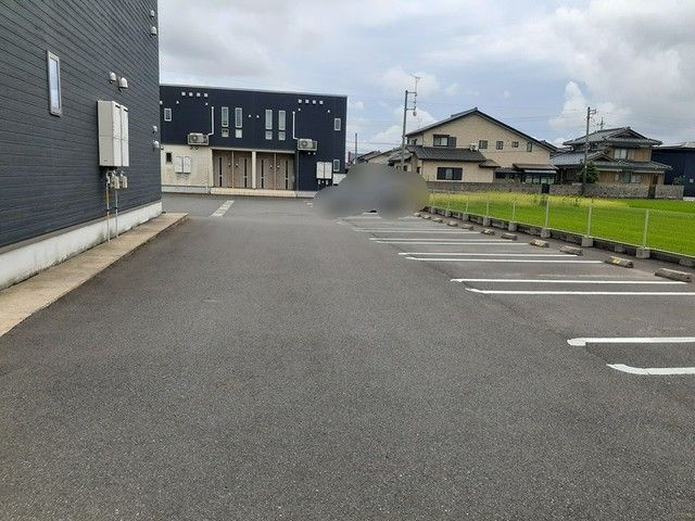 フェリス　ファミリア　Ｂの駐車場