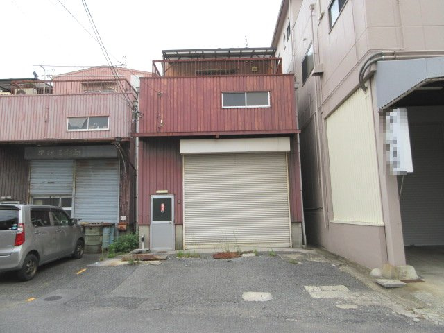 八尾市太田新町４丁目の倉庫の外観
