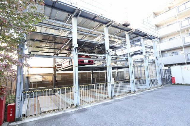 メルベーユの駐車場