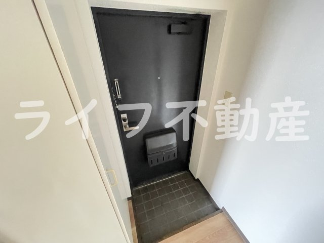 Lakia　Maison　高井田の玄関