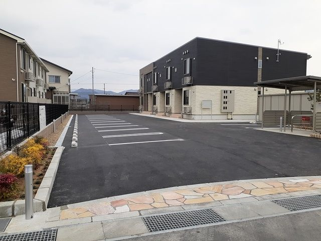 ダンディライオンⅤの駐車場