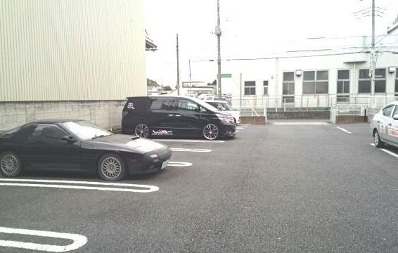 カーサ・エスポワールの駐車場|駐車場に車を止められます