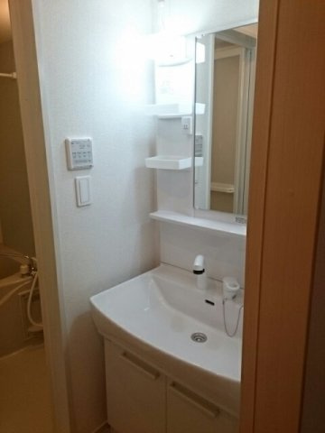ヴィ　コンフォール　Ⅴの洗面所|忙しい朝には欠かせない洗面所です