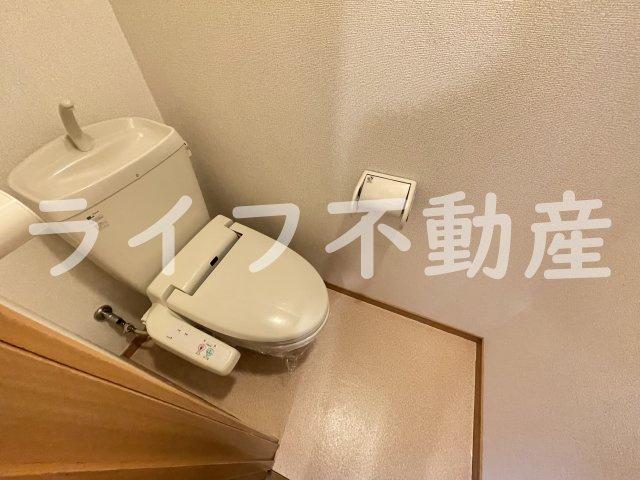 アット長田のトイレ|落ち着いた色調のトイレです