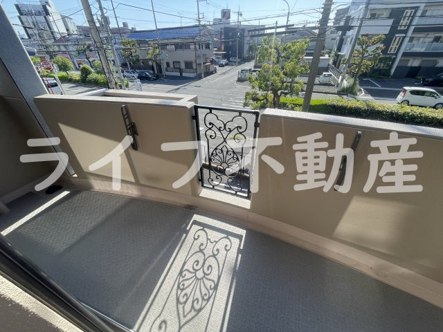 アット長田のバルコニー|外からの目が気にならないバルコニーで洗濯物が干せます