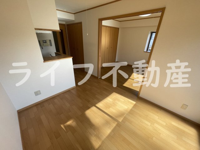 アット長田の内装|明るい色調の室内です