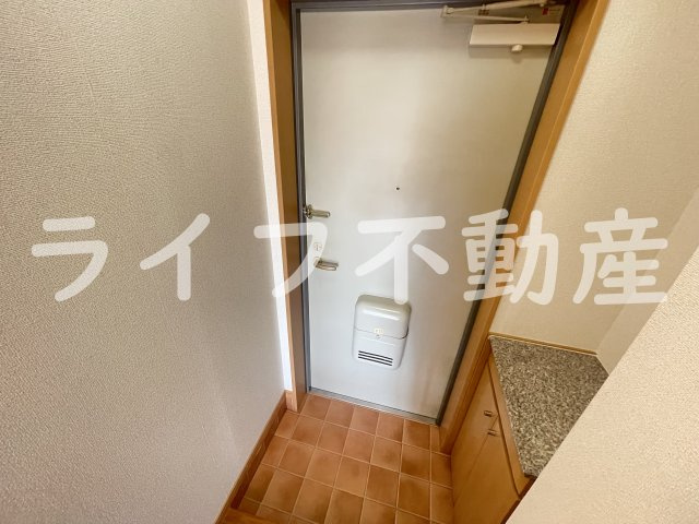 アット長田の玄関|収納もある玄関です