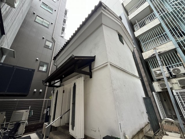 心斎橋ロジックの外観
