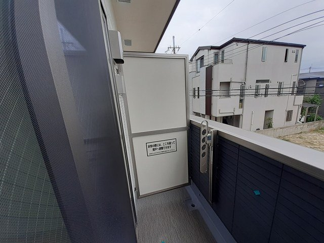 サンセール寝屋川のバルコニー|陽当たり良好なバルコニーです