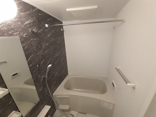 サンセール寝屋川の浴室|落ち着いた空間のお風呂です