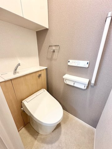 エトワール　メゾンのトイレ|落ち着いた色調のトイレです