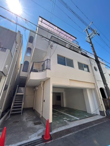 御崎ビルのエントランス