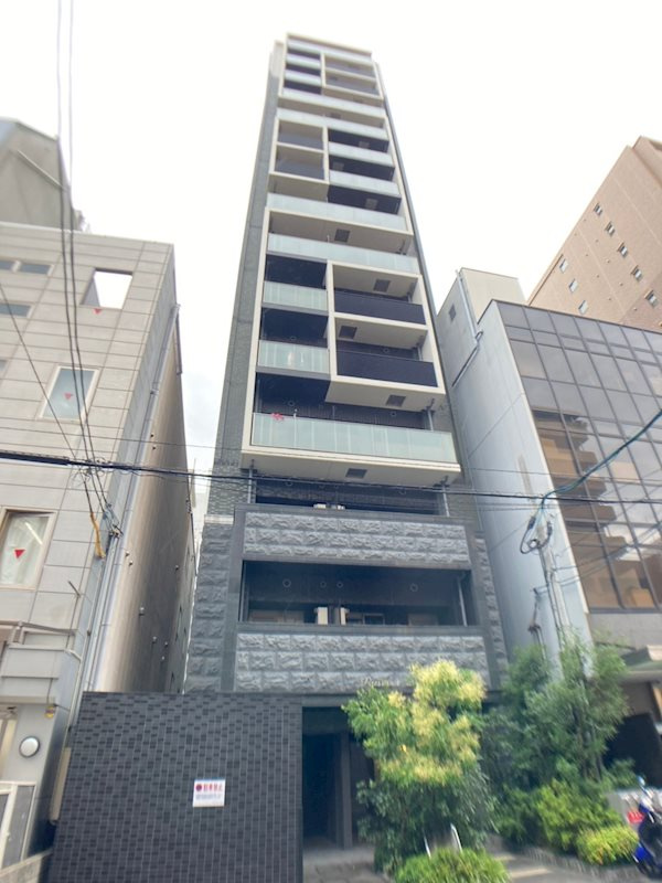 プレサンス心斎橋ニストの外観