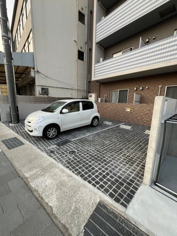 エヌエムキャトフヴァンユイットの駐車場|カースペースがあります