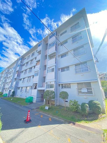 東仁川団地　4号棟の外観